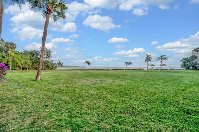 3492 NE Causeway Boulevard 103, Jensen Beach, FL 34957