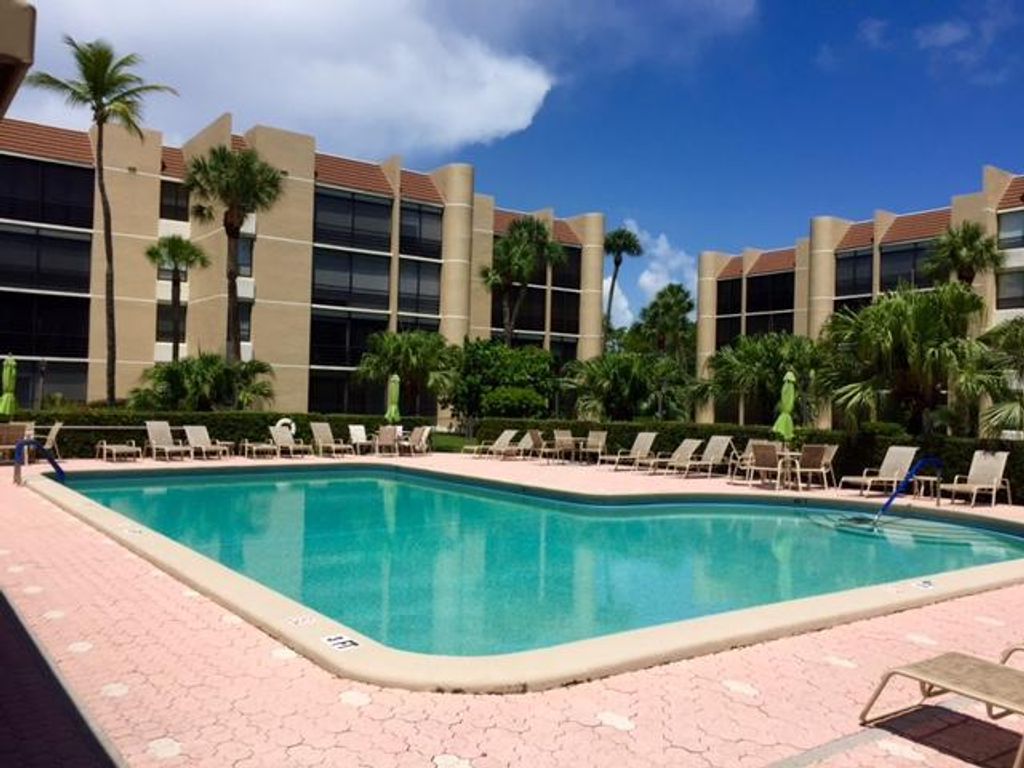 3492 NE Causeway Boulevard 103, Jensen Beach, FL 34957