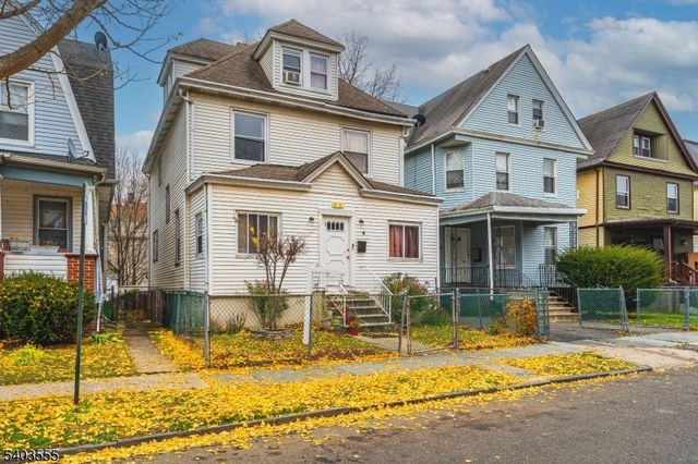 92 N 19Th St, East Orange City, NJ 07017