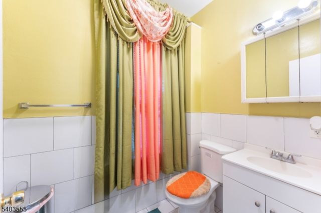 92 N 19Th St, East Orange City, NJ 07017