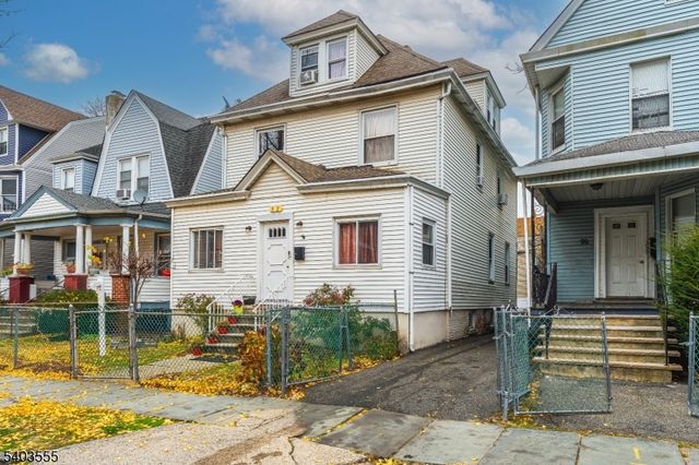 92 N 19Th St, East Orange City, NJ 07017