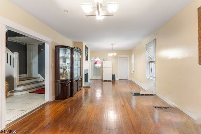 92 N 19Th St, East Orange City, NJ 07017