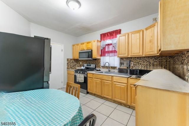 92 N 19Th St, East Orange City, NJ 07017