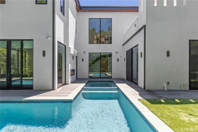 15241 Greenleaf, Sherman Oaks, CA 91403