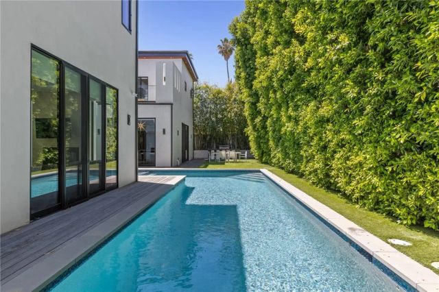 15241 Greenleaf, Sherman Oaks, CA 91403