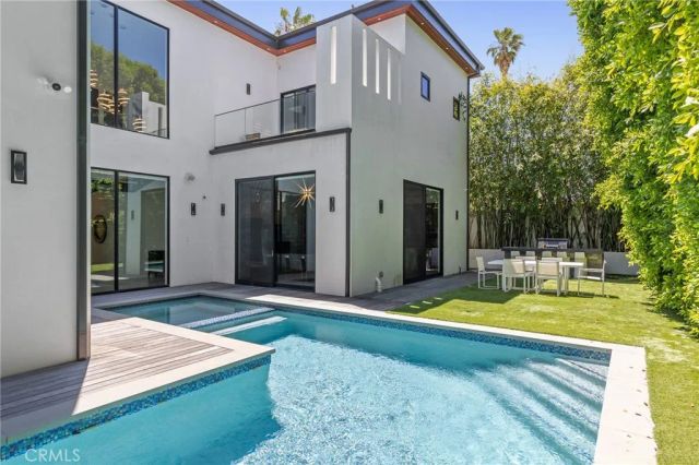 15241 Greenleaf, Sherman Oaks, CA 91403