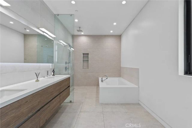 15241 Greenleaf, Sherman Oaks, CA 91403