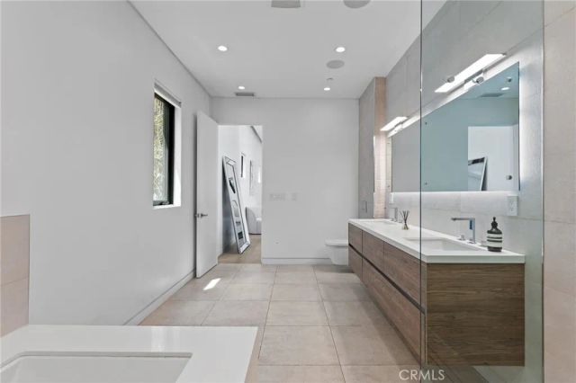 15241 Greenleaf, Sherman Oaks, CA 91403