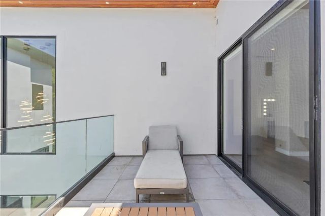 15241 Greenleaf, Sherman Oaks, CA 91403