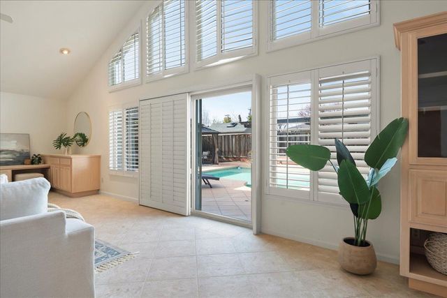 4141 Mattos Dr, Fremont, CA 94536