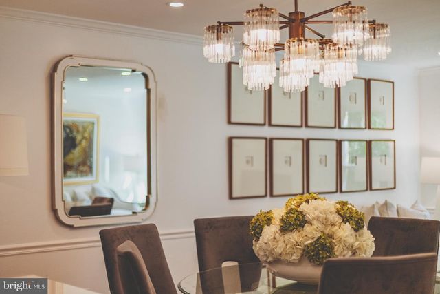 8 CARRIAGE HOUSE CIR, Alexandria, VA 22304