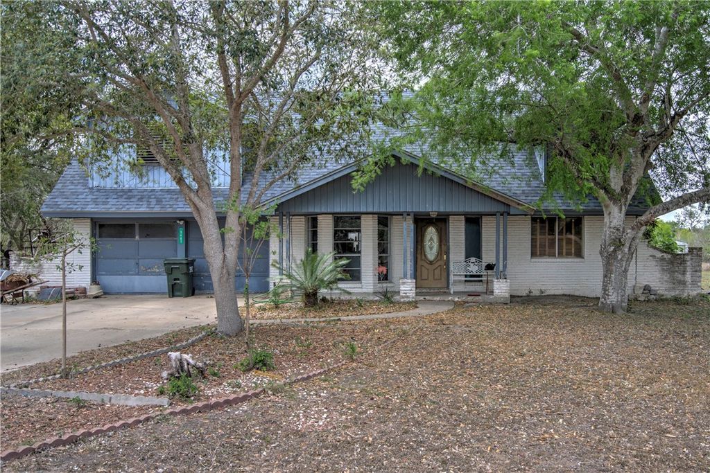 5467 March St, Robstown, TX 78380