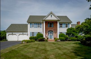 32 Crescent Ridge, Westfield, MA 01085
