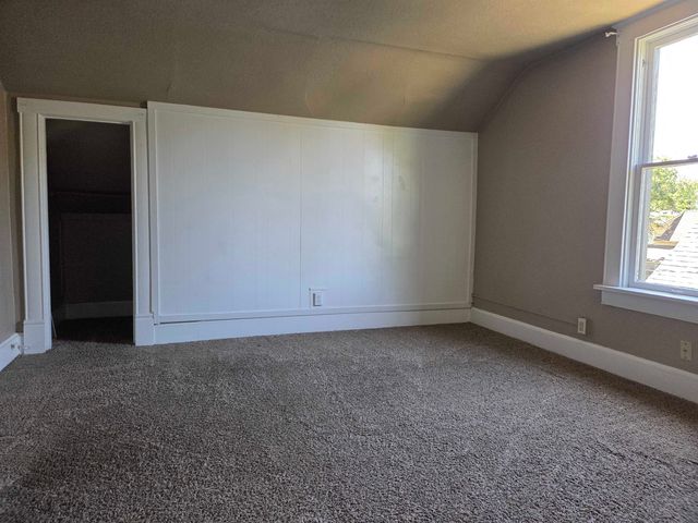 516 E ERMINA Ave, Spokane, WA 99207