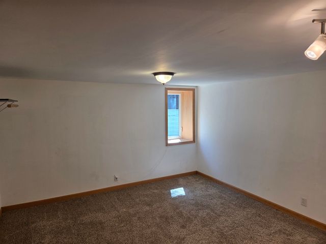 516 E ERMINA Ave, Spokane, WA 99207