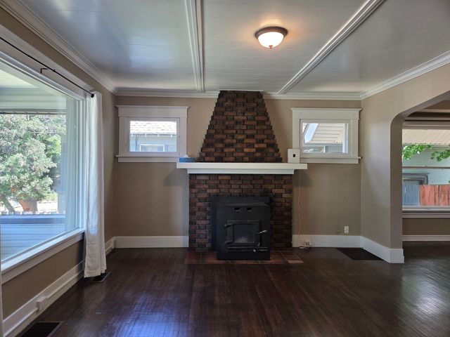 516 E ERMINA Ave, Spokane, WA 99207