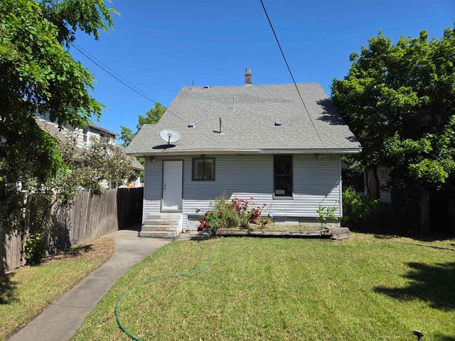 516 E ERMINA Ave, Spokane, WA 99207