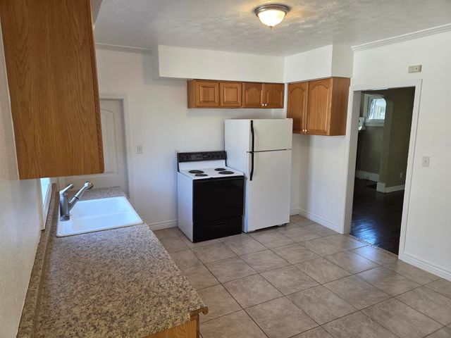 516 E ERMINA Ave, Spokane, WA 99207