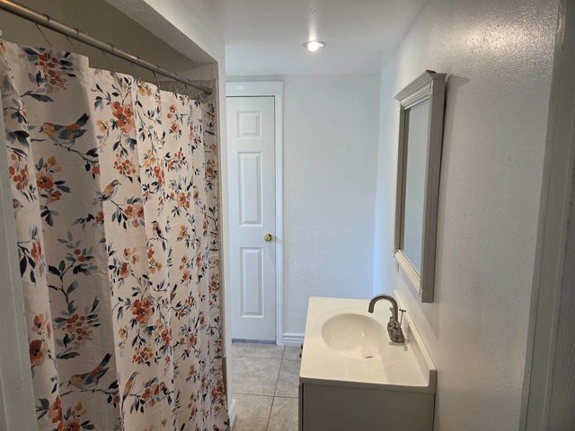 516 E ERMINA Ave, Spokane, WA 99207