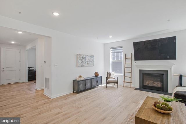 6400 FRANCIS LN, Hanover, MD 21076
