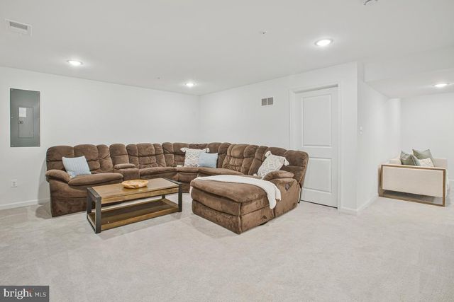 6400 FRANCIS LN, Hanover, MD 21076