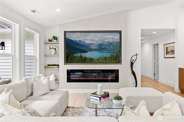 19238 184th Place NE, Woodinville, WA 98077