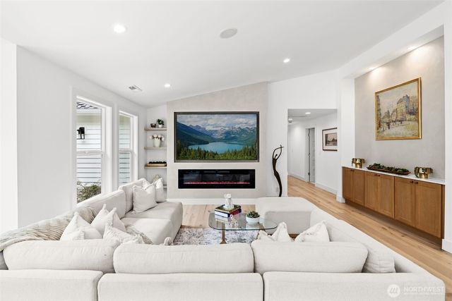 19238 184th Place NE, Woodinville, WA 98077