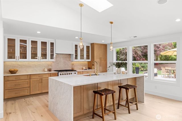19238 184th Place NE, Woodinville, WA 98077