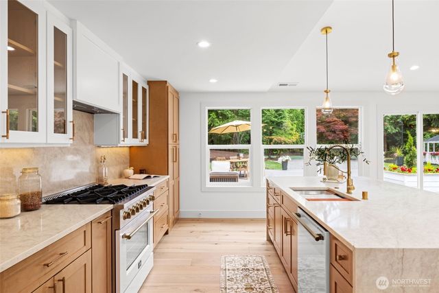 19238 184th Place NE, Woodinville, WA 98077
