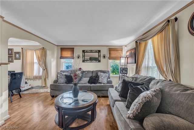 3962 Grosvenor Road, South Euclid, OH 44118