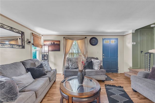 3962 Grosvenor Road, South Euclid, OH 44118