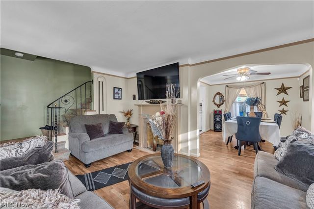 3962 Grosvenor Road, South Euclid, OH 44118