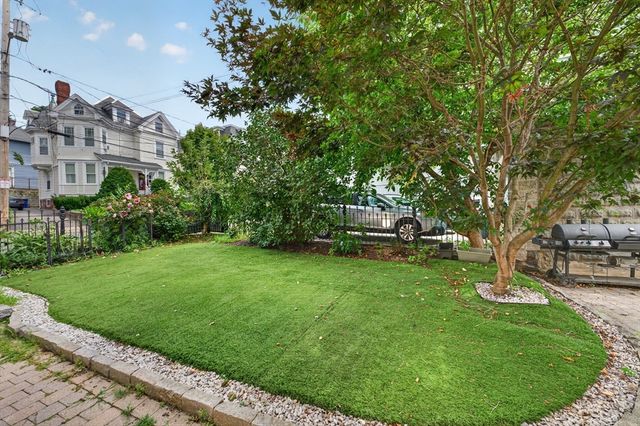 41 Walnut St 1R, Somerville, MA 02143