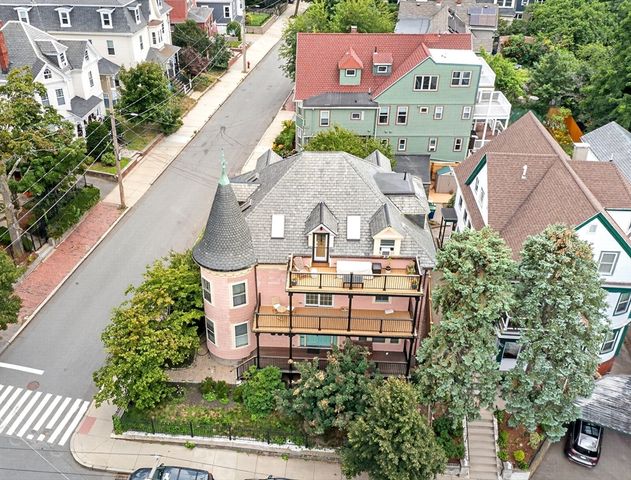 41 Walnut St 1R, Somerville, MA 02143