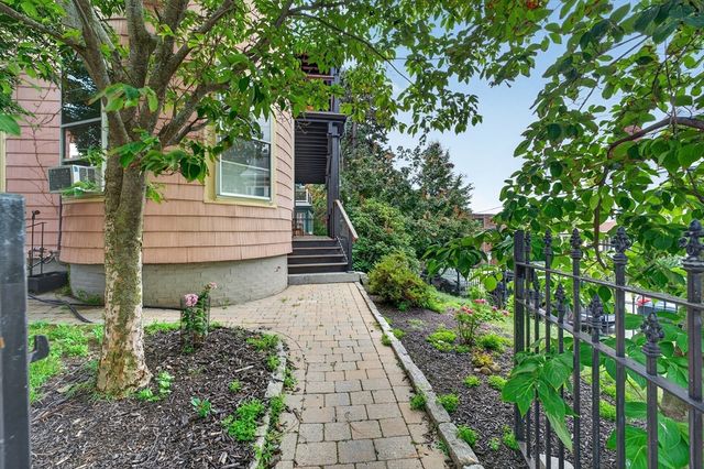 41 Walnut St 1R, Somerville, MA 02143