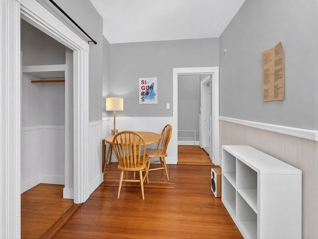 41 Walnut St 1R, Somerville, MA 02143