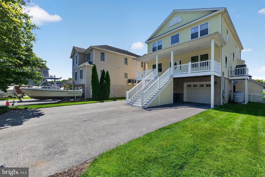 Image 3 of property listing at 1234 BURKE RD, Baltimore, MD 21220