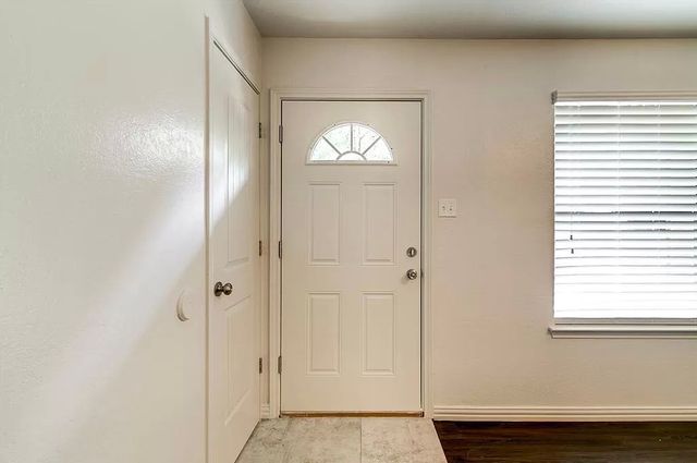 2708 Livingston Avenue, Fort Worth, TX 76110
