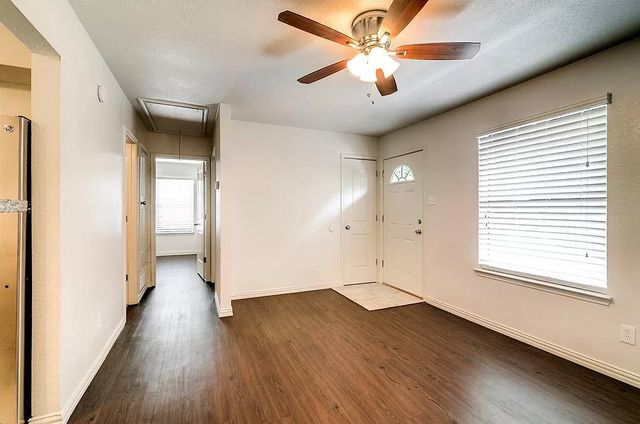 2708 Livingston Avenue, Fort Worth, TX 76110