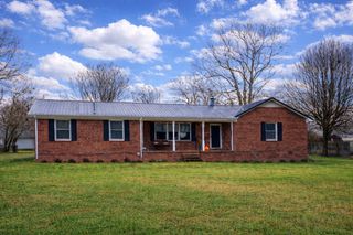106 Larkway Dr, Tullahoma, TN 37388