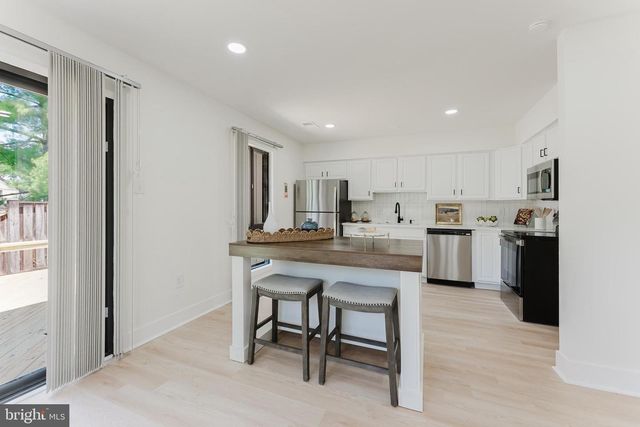 749 SUGARLAND RUN DR, Sterling, VA 20164