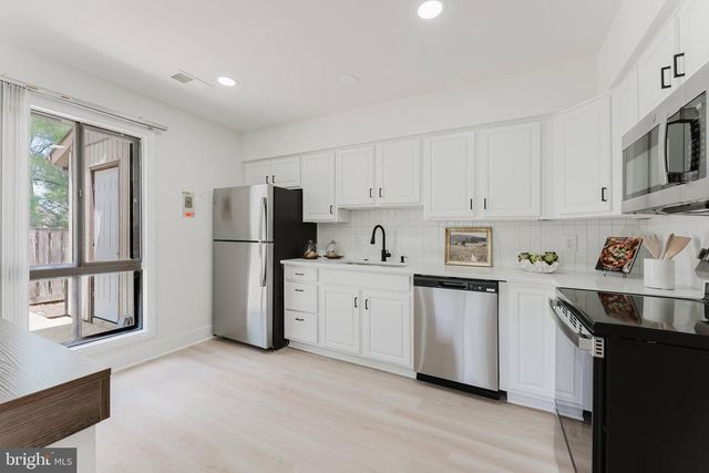 749 SUGARLAND RUN DR, Sterling, VA 20164
