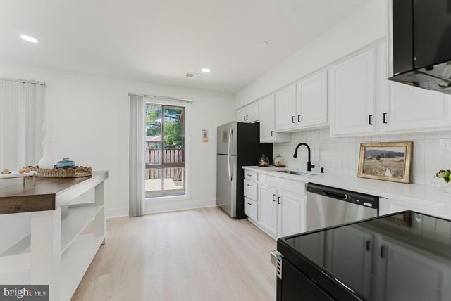 749 SUGARLAND RUN DR, Sterling, VA 20164
