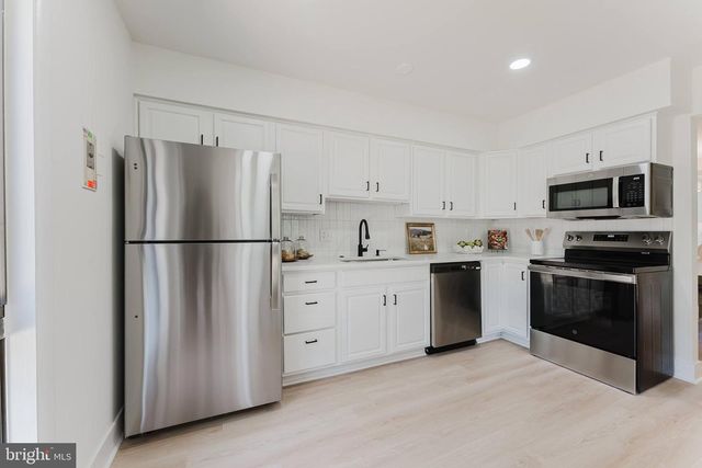 749 SUGARLAND RUN DR, Sterling, VA 20164