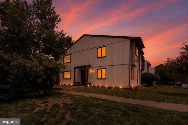 749 SUGARLAND RUN DR, Sterling, VA 20164
