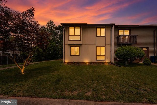 749 SUGARLAND RUN DR, Sterling, VA 20164