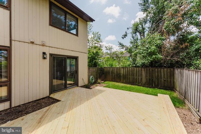 749 SUGARLAND RUN DR, Sterling, VA 20164