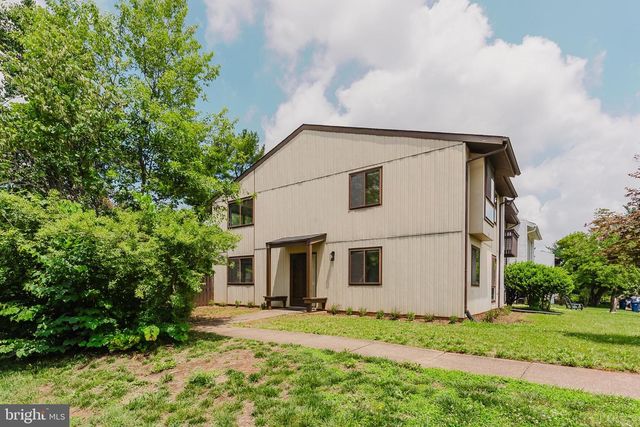 749 SUGARLAND RUN DR, Sterling, VA 20164