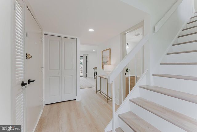 749 SUGARLAND RUN DR, Sterling, VA 20164