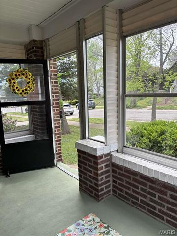 1464 Sproule Avenue, St Louis, MO 63139